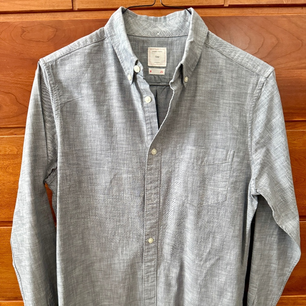 GAP long sleeve button down  - size Medium